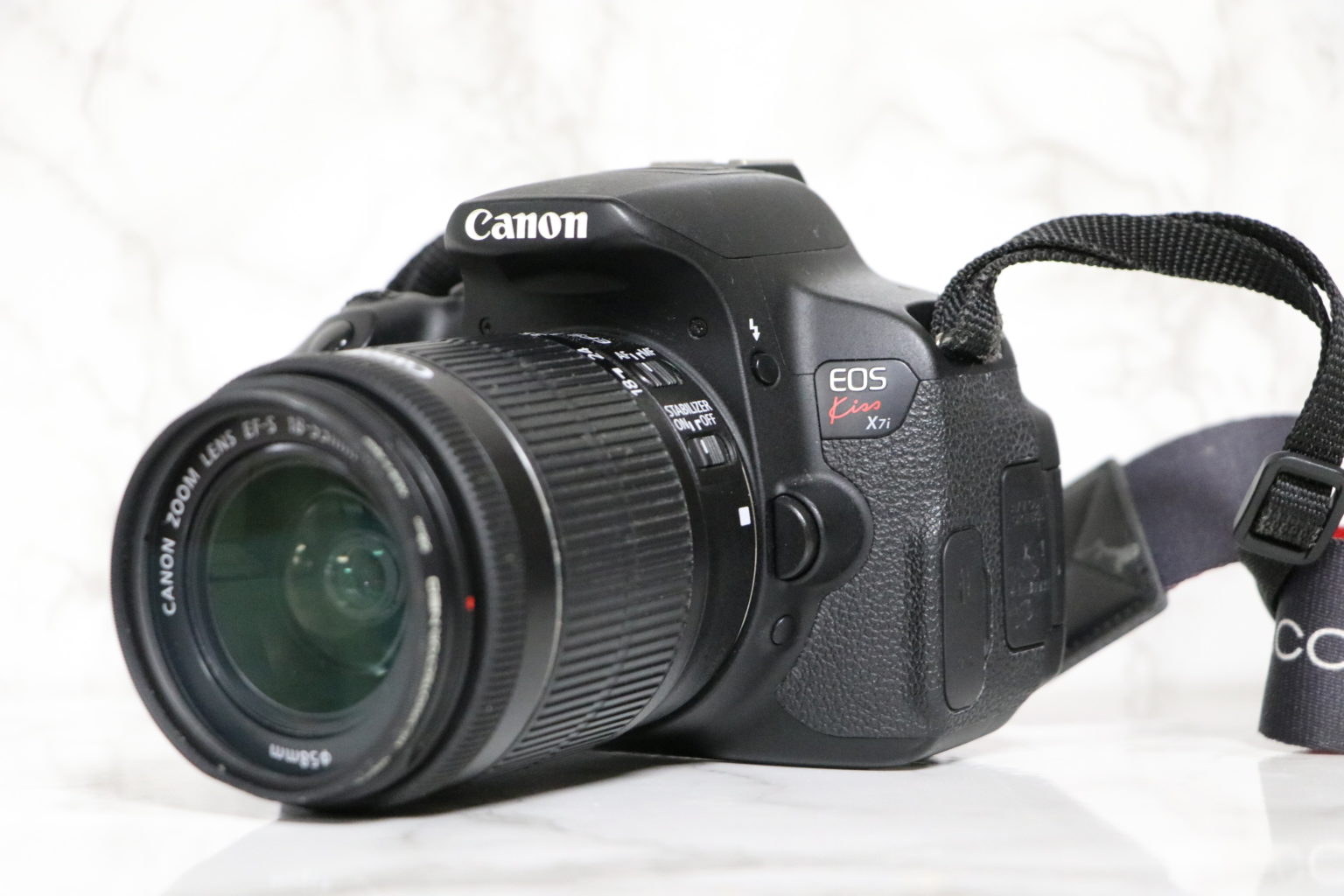 Canon EOS KISS X7i レンズキット ショット数3 000 初心者おすすめ 即